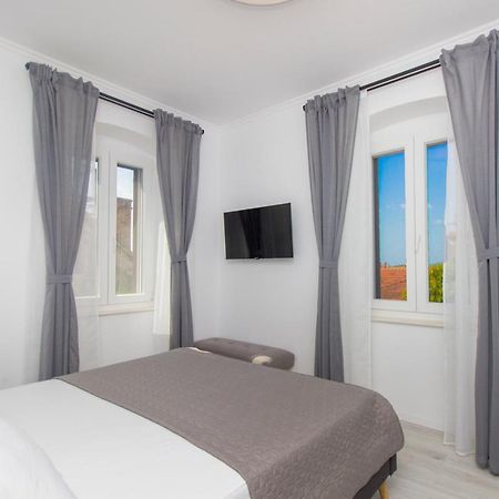Apartment Ena ,City Center Шибеник Екстер'єр фото