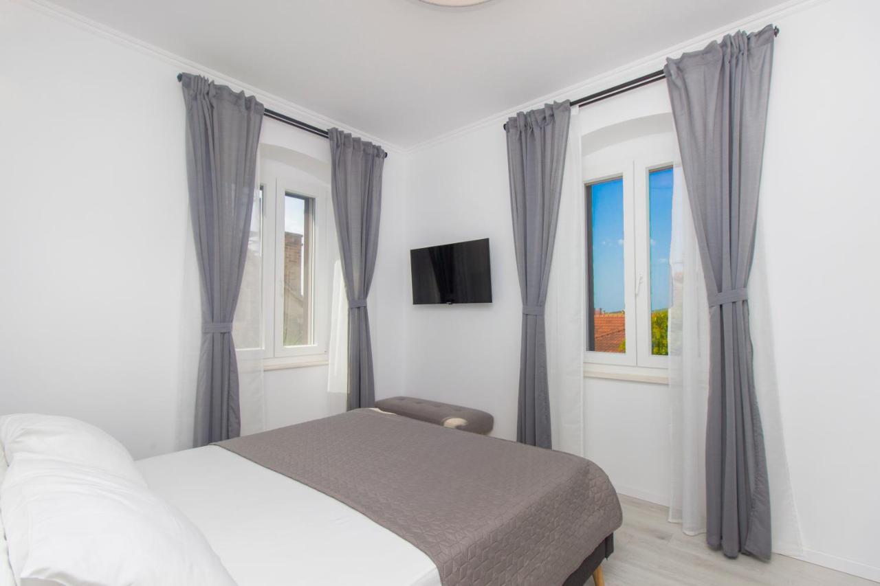 Apartment Ena ,City Center Шибеник Екстер'єр фото